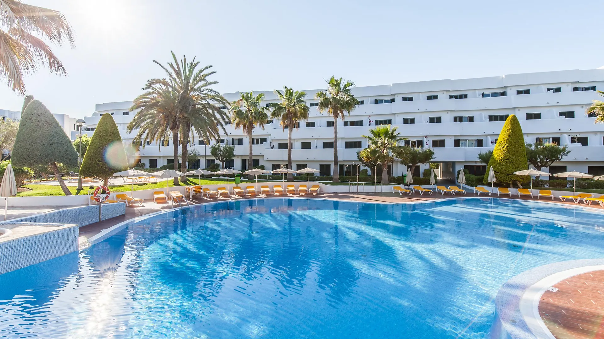 Bluesea Ses Cases D'Or Cala D´Or 4*,